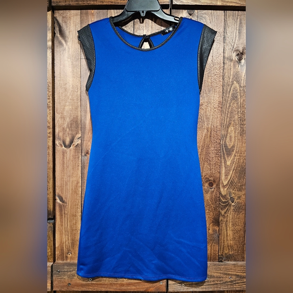 Elegant Blue Sleeveless Mini Dress